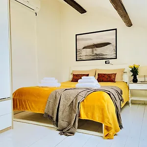  Appartamento Cozy Loft In A Fashion District Of