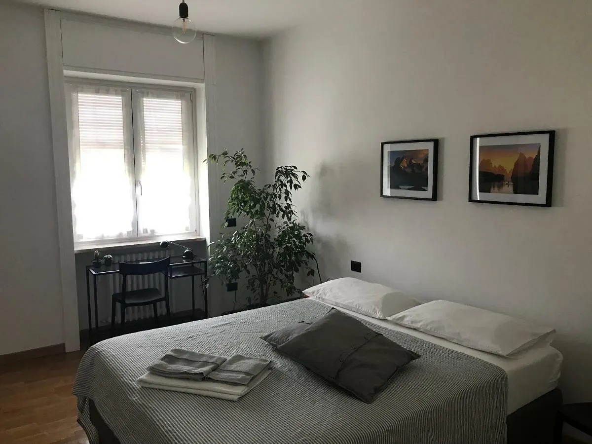 Feel@Home Apartment+Rooms Milánó Apartman